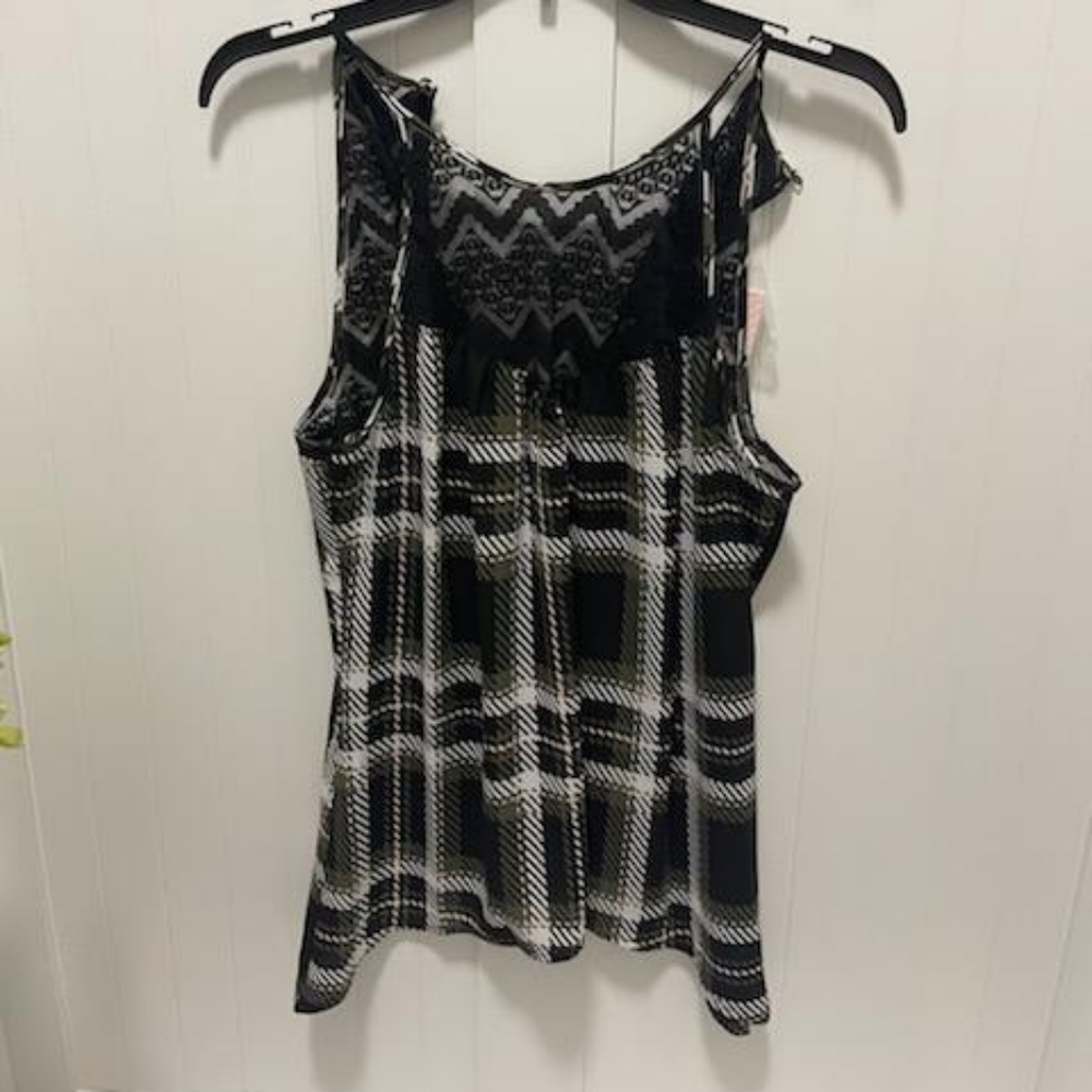 Candies handkerchief hem halter top